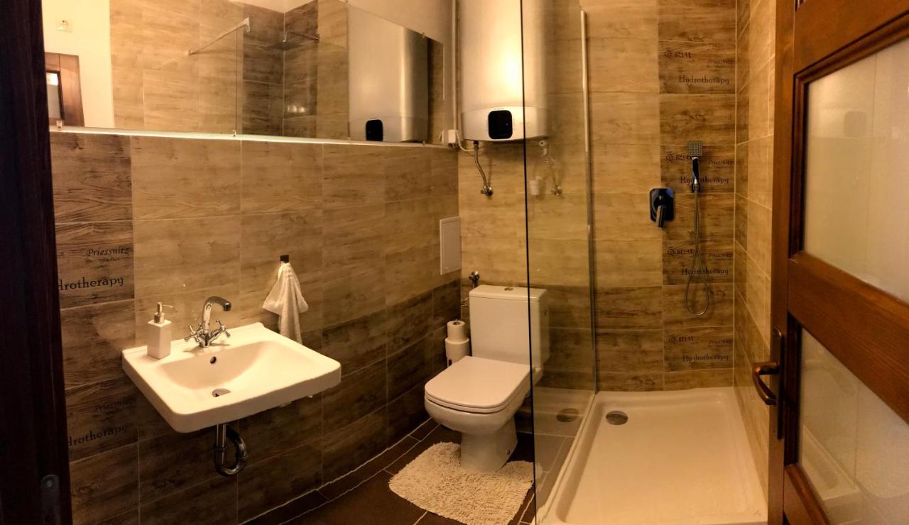 Апартаменты Dany Rose Apartman Эгер Экстерьер фото